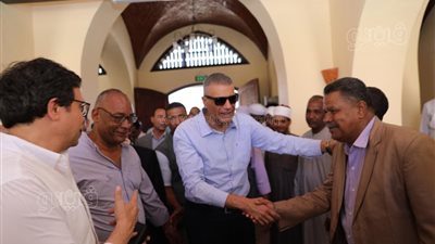 أحمد هنو ومحافظ أسوان يفتتحان قصر ثقافة أبو سمبل السياحي (صور)