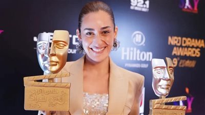 أمينة خليل تحتفل بجائزة أفضل ممثلة بدراما رمضان 2025