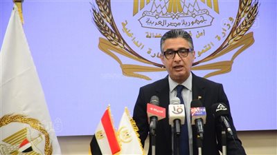 شريف فاروق: لا نية لإضافة لبن الأطفال على بطاقات التموين في الوقت الحالي (صور)