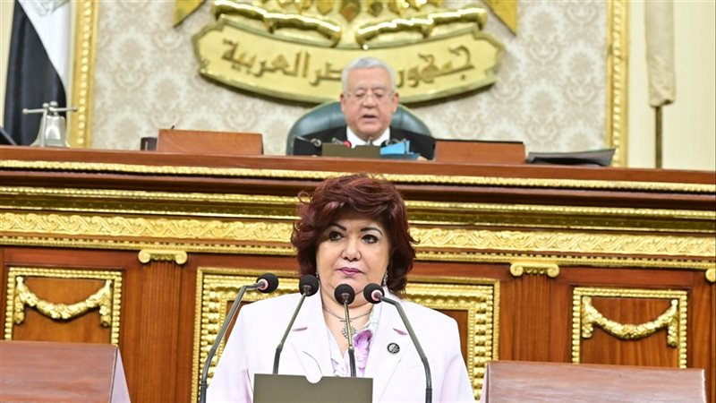 مناقشة اتفاقية خطوط