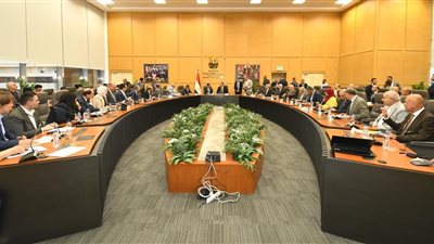 وزير الإسكان يعقد اجتماعه الدوري مع أعضاء البرلمان بمجلسيه النواب والشيوخ