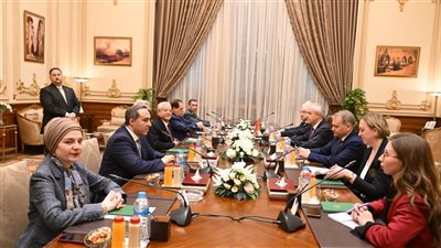 رئيس النواب يطالب بتعزيز الشراكة الاقتصادية والتجارية والصناعية مع بيلاروسيا