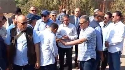 وزير الري ومحافظ الدقهلية يتفقدان ترعة كفر عوض وميزانية ميت فارس (صور) 