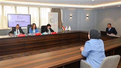 وزيرة التنمية المحلية تشارك في المقابلات الشخصية لبرنامج المرأة تقود للتنفيذيات