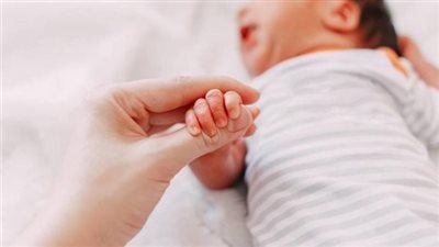 ضوابط وآليات للراغبين في مزاولة مهنة التوليد والعقوبة المتوقعة حال مخالفة القانون