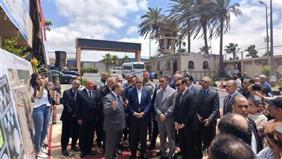 بعد مضاعفة السعة التخزينية إلى 144 ألف طن، وزير التموين يتفقد محطة الزيوت بالمكس