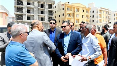 وزير الإسكان يكلف بتقرير شامل عن موقف الأراضي على جانبي المحور المركزي بمدينة السادات
