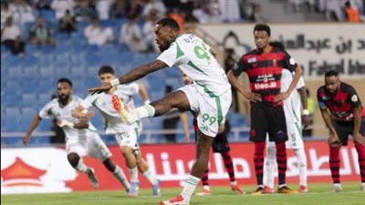 لاعب أستون فيلا على رادار أهلي جدة