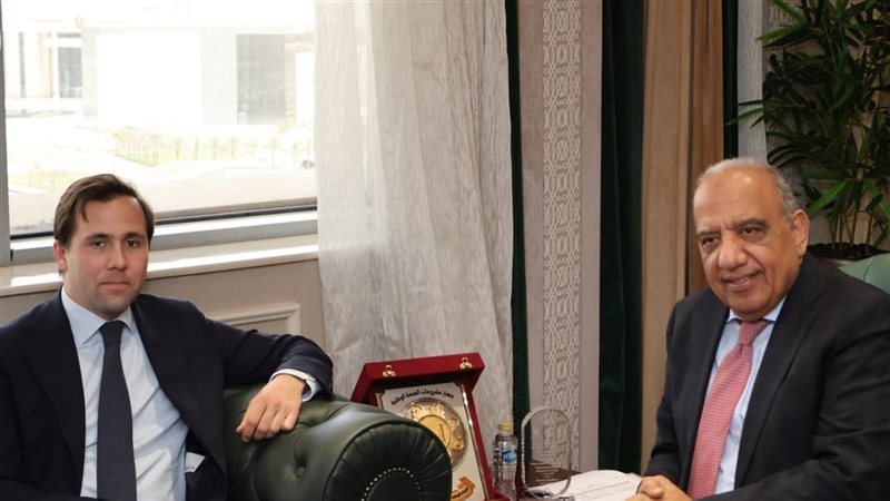 لقاء وزير الكهرباء