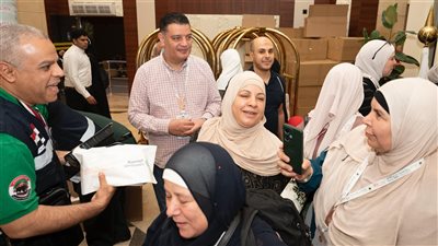 رئيس بعثة الجمعيات الأهلية يتابع عمليات تفويج الحجاج من المدينة إلى مكة