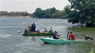 انتشال جثمان الضحية الثالثة في حادث غرق مركب بالمنيا