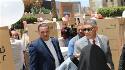 محافظ الجيزة يسلم أجهزة كهربائية لـ 50 فتاة من المقبلات على الزواج