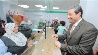 محافظ دمياط يتفقد مكتب بريد شرباص