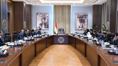 رئيس الوزراء يستعرض مقترحات خفض معدلات الدَين كنسبة من الناتج المحلي الإجمالي