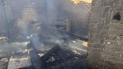 4 سيارات إطفاء لإخماد حريق شب في 3 منازل بقنا