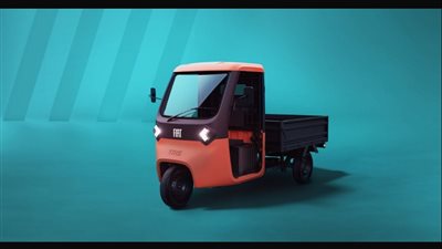 فيات تطلق أول سيارة كهربائية ثلاثية العجلات