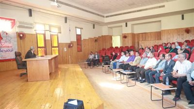 وكيل تعليم الوادي الجديد يلتقي رؤساء لجان الإعدادية ويناقش الجاهزية للامتحانات 