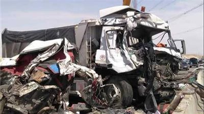 تصادم سيارتي تريلا على طريق الواحات والمرور يجري تحويلة مرورية