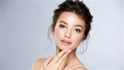 هل ترغبين في تعزيز نضارة بشرتك؟ إليك هذا القناع الطبيعي 