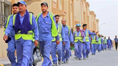 دولة عربية تعلن وقف استقدام العمالة الأجنبية بدءا من اليوم