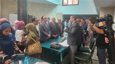 ملتقى توظيف لتوفير 460 فرصة عمل بمشاركة 13 شركة في أسيوط (صور) 