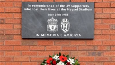 ليفربول يحيى ذكرى مصرع 39 مشجعا في كارثة ملعب هيسل