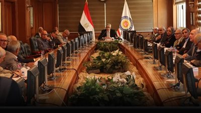 الأعلى للجامعات يبحث معادلة الدرجات العلمية 