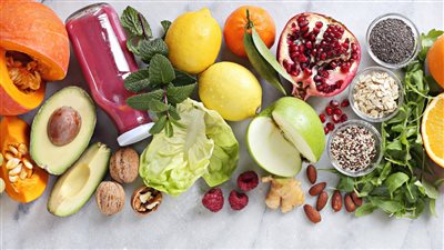 في اليوم العالمي لصحة الجهاز الهضمي، أفضل الأطعمة الغنية بالألياف لدعم الأمعاء