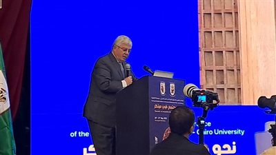 أيمن عاشور: نسعى لتحقيق الريادة في تقديم تعليم طبي متميز للوافدين 