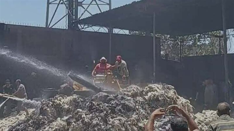 آثار حريق مصنع مراتب،