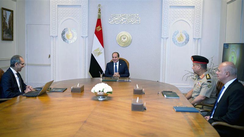 السيسي خلال متابعة
