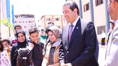 محافظ دمياط يتفقد أنشطة مكتبة مصر العامة بعزبة البرج (صور)