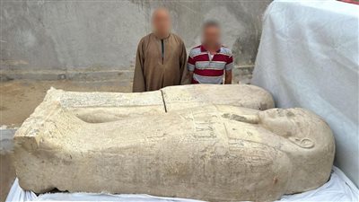 ضبط تابوت أثري بحوزة شخصين بسوهاج بقصد الاتجار 