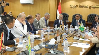 محافظ الجيزة: حلول عاجلة للاستجابة لمطالب أولياء أمور طلبة المدارس التجريبية