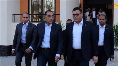 رئيس الوزراء يتفقد عددا من المشروعات الجاري تنفيذها بحدائق العاصمة