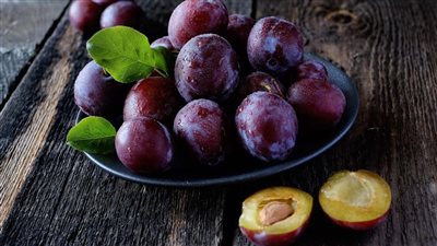 البرقوق يعالج الإمساك ويحافظ صحة القلب ويساعد على إنقاص الوزن