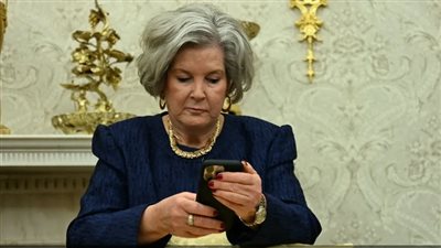 قرصنة هاتف كبيرة موظفي البيت الأبيض و