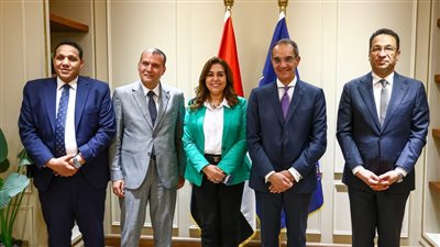 التنمية المحلية: توفير الأجهزة التكنولوجية لمجمعات الخدمات الحكومية بقرى 