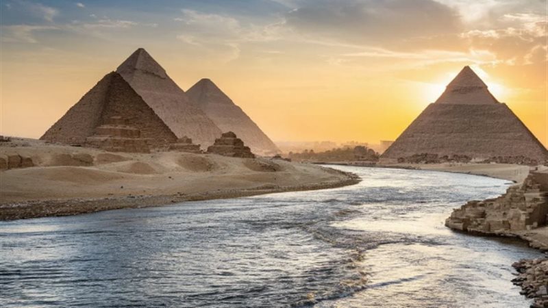 الأهرامات، فيتو