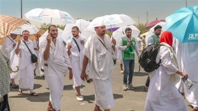 إجراءات لتخفيف حالات الإجهاد الحراري بين الحجاج في المشاعر المقدسة (فيديو)
