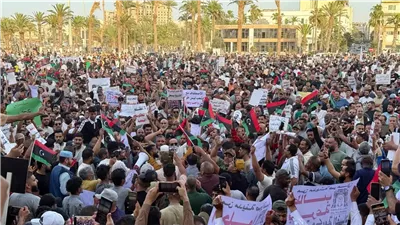 مظاهرات ضخمة بطرابلس ترفع 