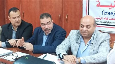 وكيل تعليم الدقهلية يتابع خروج أوراق امتحانات الشهادة الإعدادية من مطبعة المديرية (صور) 