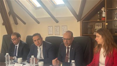 وزير العمل يواصل لقاءاته في صربيا ويعقد اجتماعًا مع مدير هيئة التوظيف الوطني الصربية