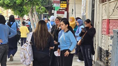 بدء توافد طلاب الشهادة الإعدادية بالقاهرة على اللجان