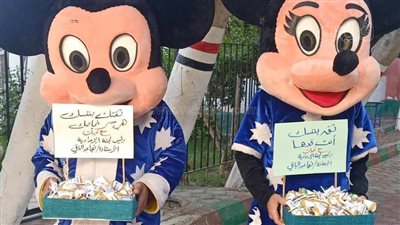 مدرسة بالمنوفية تستقبل طلاب الشهادة الإعدادية بشخصيات كرتونية وشيكولاتة (صور)