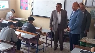 محافظ الدقهلية ووكيل التعليم يتفقدان اللجان في أول أيام امتحانات الشهادة الإعدادية (صور)