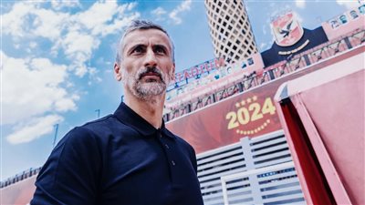 بحضور محمد يوسف، ريبيرو يجتمع بجهازه المعاون لبحث برنامج تدريبات الأهلي في تونس