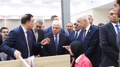 وزير التعليم العالي يفتتح مركز الاختبارات الإلكترونية بحقوق المنوفية
