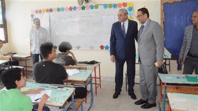 محافظ الغربية يتفقد لجان امتحانات الشهادة الإعدادية (صور)