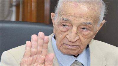 الرائد الإذاعي الكبير فهمي عمر لـ